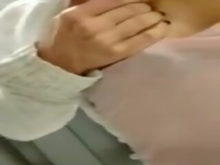 Adolescent ayuda leche su amigo, gratis tetas chupando x calificación vídeo mov da