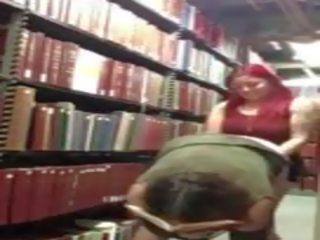 Lesbica strap-on a biblioteca, gratis gratis lesbica canale sesso film film