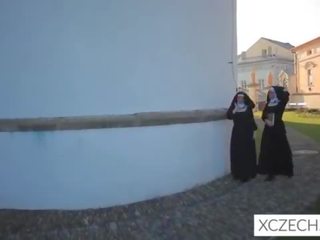 Bizzare smutsiga klämma med catholic nuns! med gigantisk!