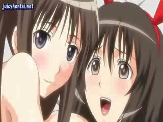 Hentai lesbianas compartir un strapon y un johnson