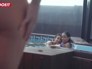 Letsdoeit - desiring lésbica adolescentes caralho em o jacuzzi