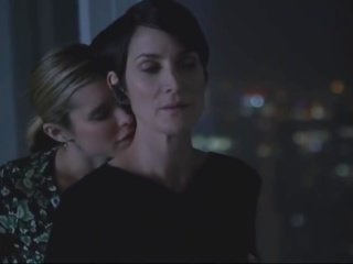 Carrie-anne moss, susie abromeit - jessica jones 1x01 (2015)