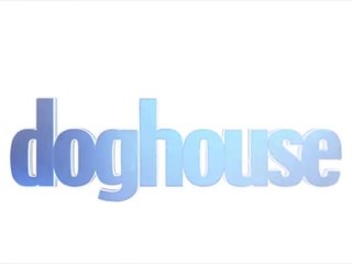 Doghouse - kaira אהבה הוא א groovy ג'ינג'ית חתיכה ו - נהנה stuffing שלה כוס & תחת עם שמוקים